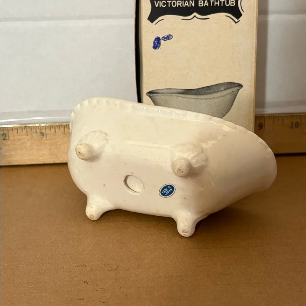Sonia Messer Imports‎ Classic Furniture Collection white porcelain bathtub W/Box